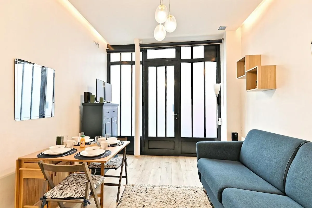 Duplex Agreable Et Comfortable Dans Le 9Eme Paris 0*,  France