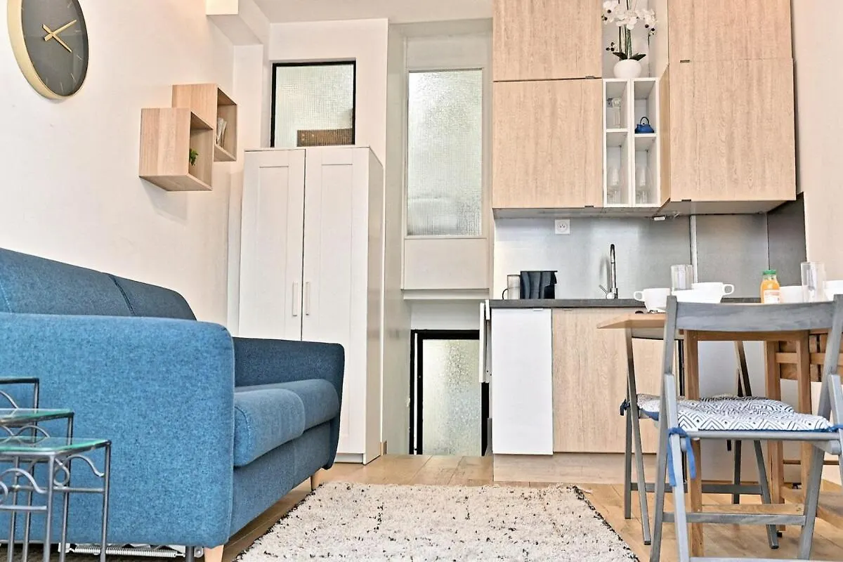 Duplex Agreable Et Comfortable Dans Le 9Eme Paris 0*,  France